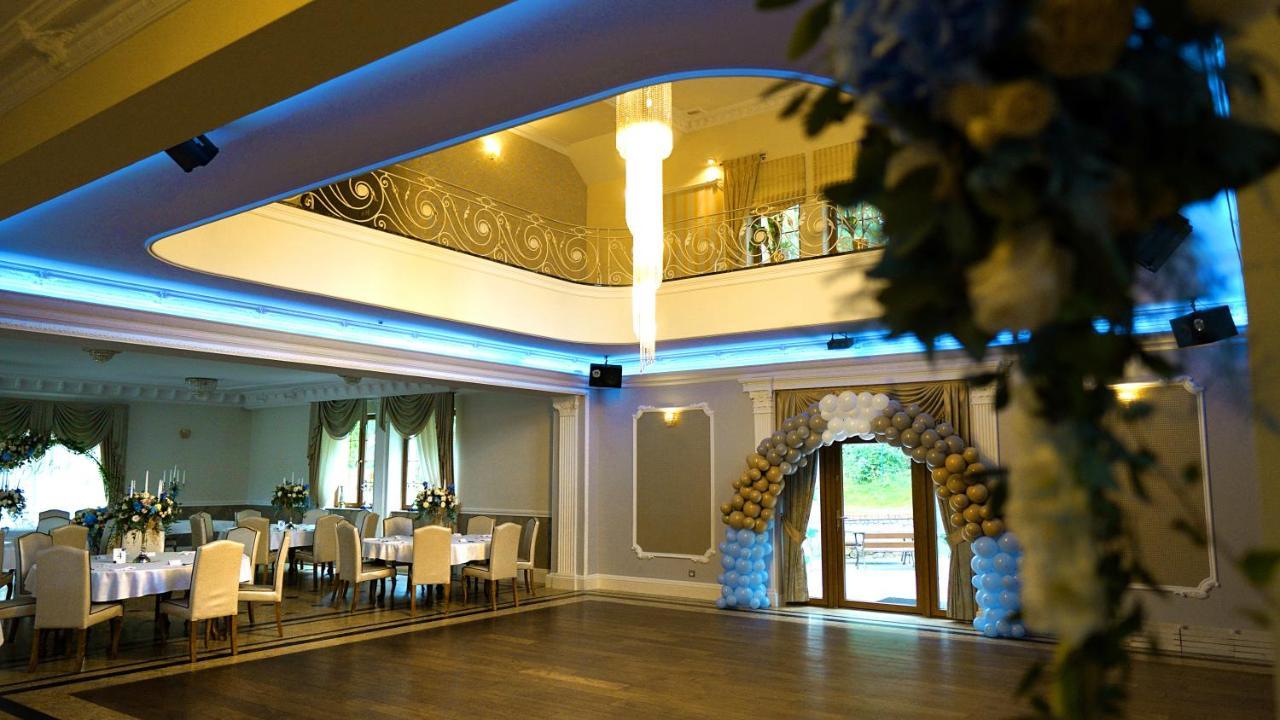 Krysztalowy Dworek Hotel Zbychowo Exterior photo
