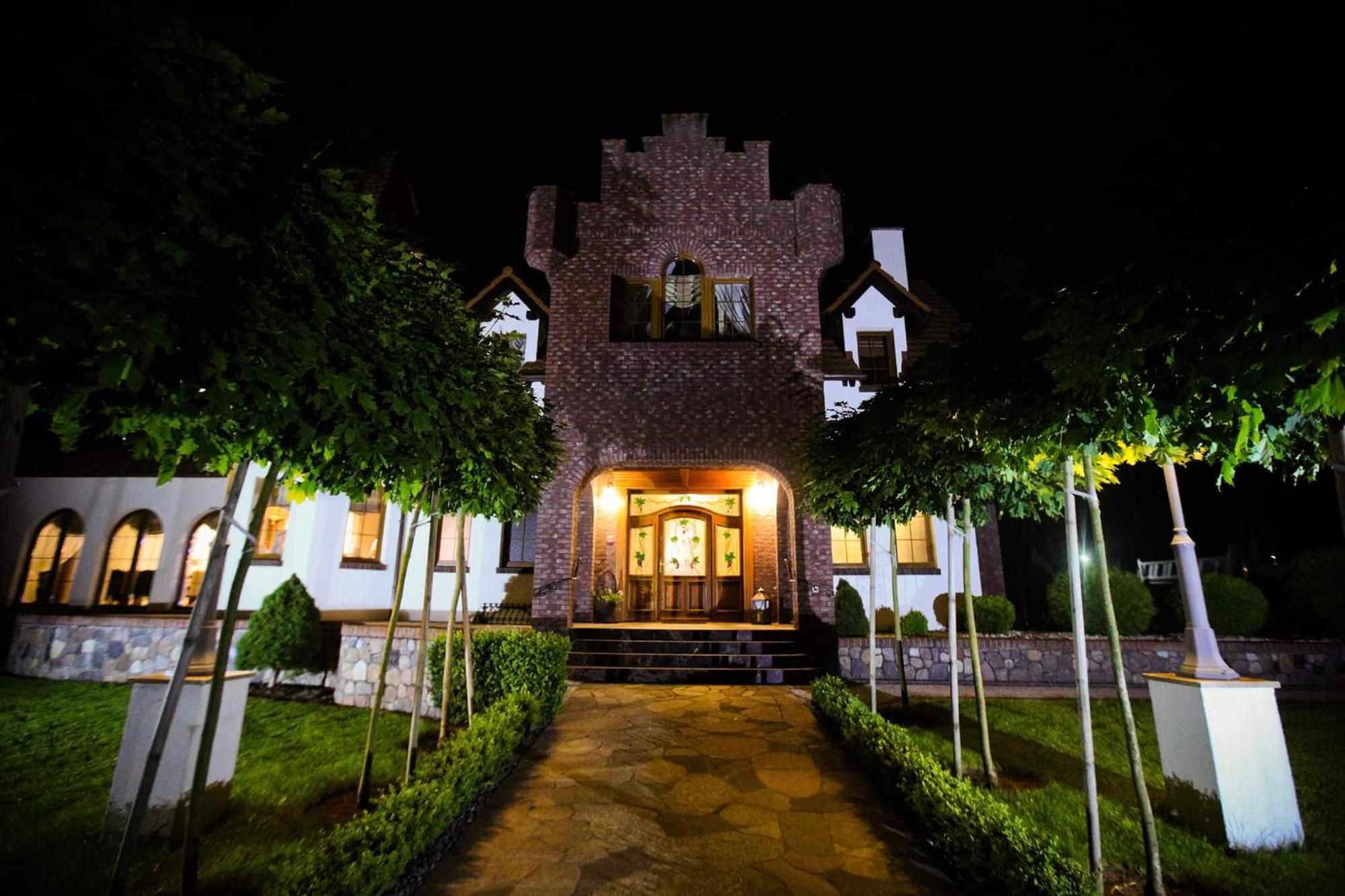 Krysztalowy Dworek Hotel Zbychowo Exterior photo